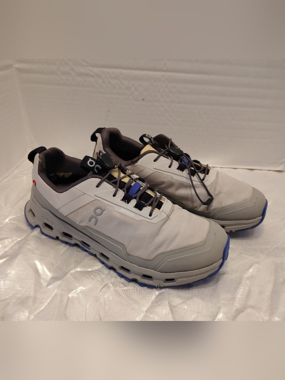 On Cloud Helion, Women # 6 US, Running Shoes